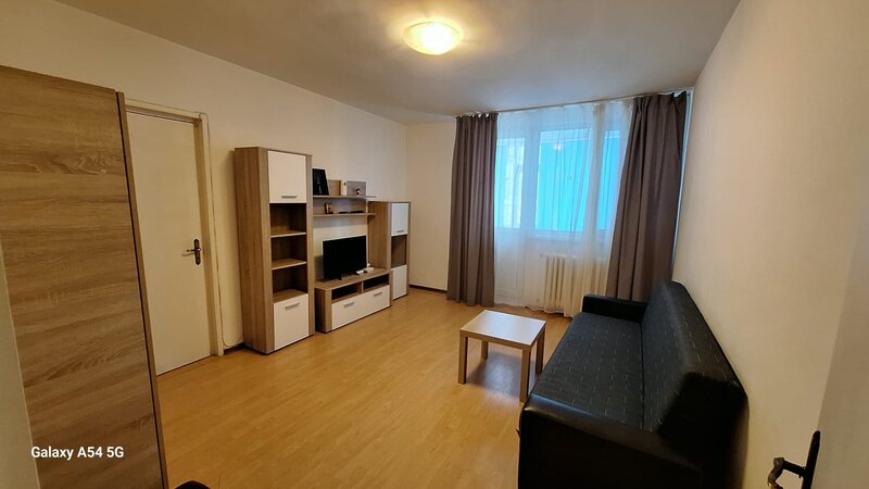 Drumul Taberei, proprietar, langa Carrefour, parc